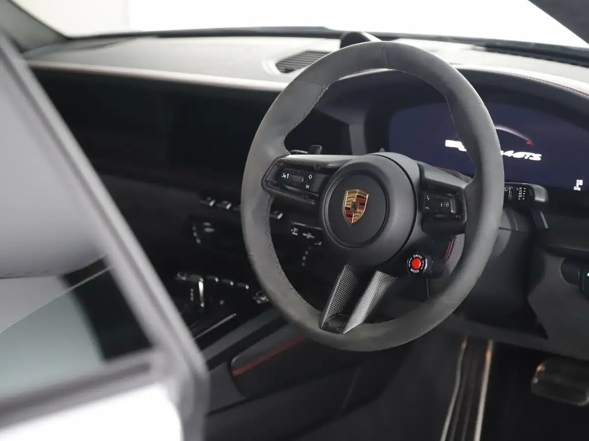 2024-porsche-911-30-carrera-4-gts-541ps-coupe-3591cc-pdk-big-32