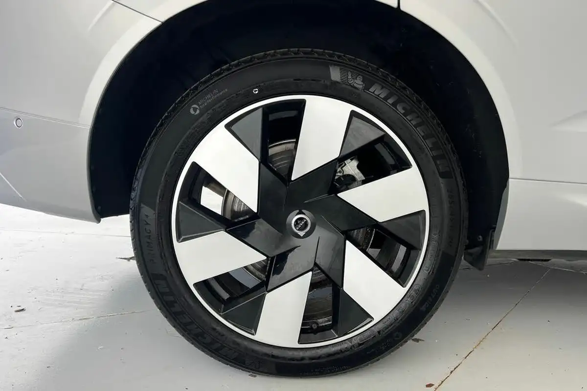 2024-volvo-xc60-20-b5-plus-big-28