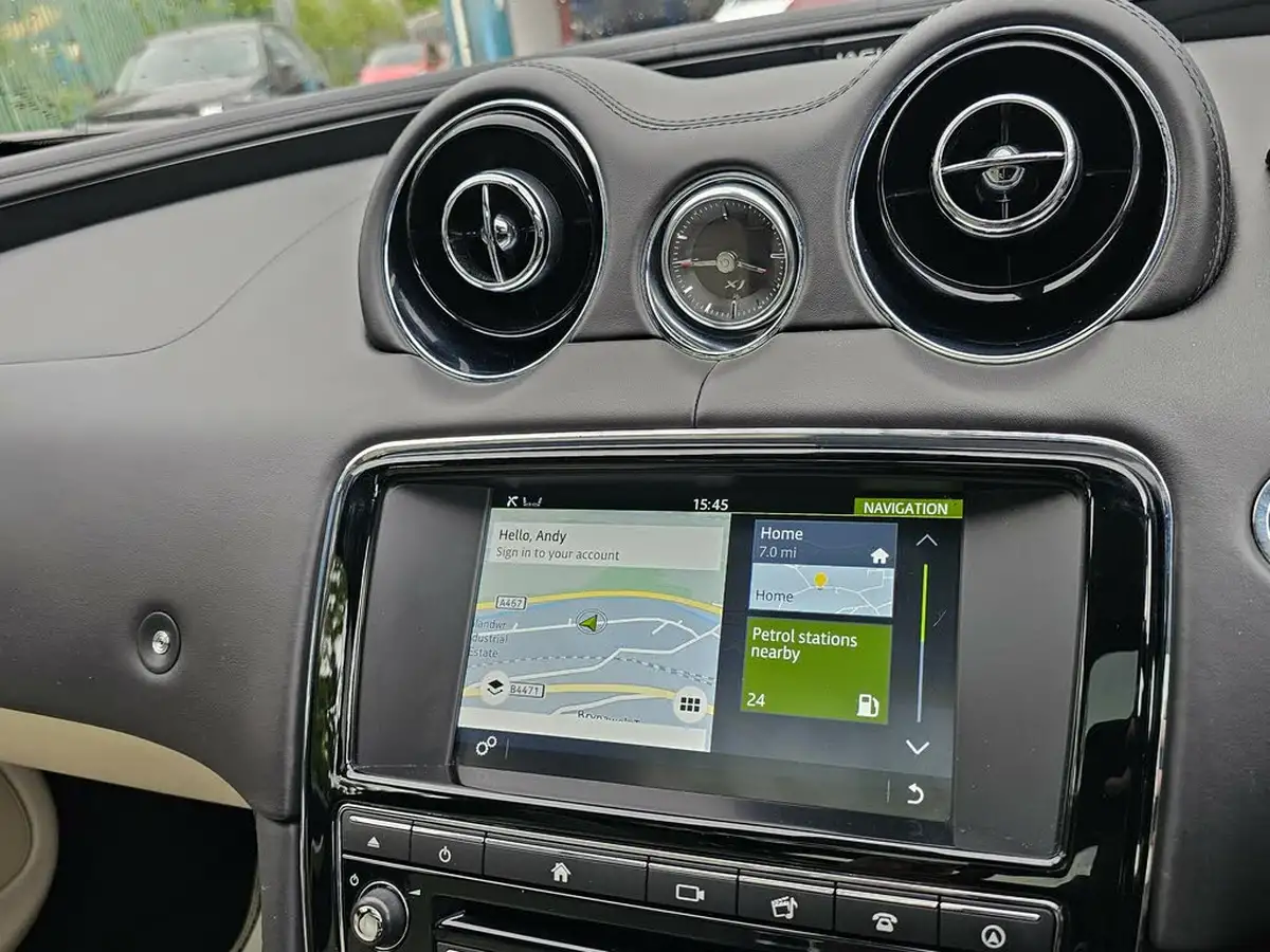 2016-jaguar-xj-series-30td-xj-r-sport-30tdv6-296bhp-big-18