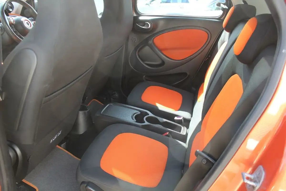 2015-smart-forfour-10-edition-1-big-11