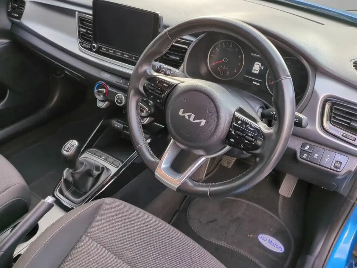2022-kia-rio-10-t-gdi-2-big-8