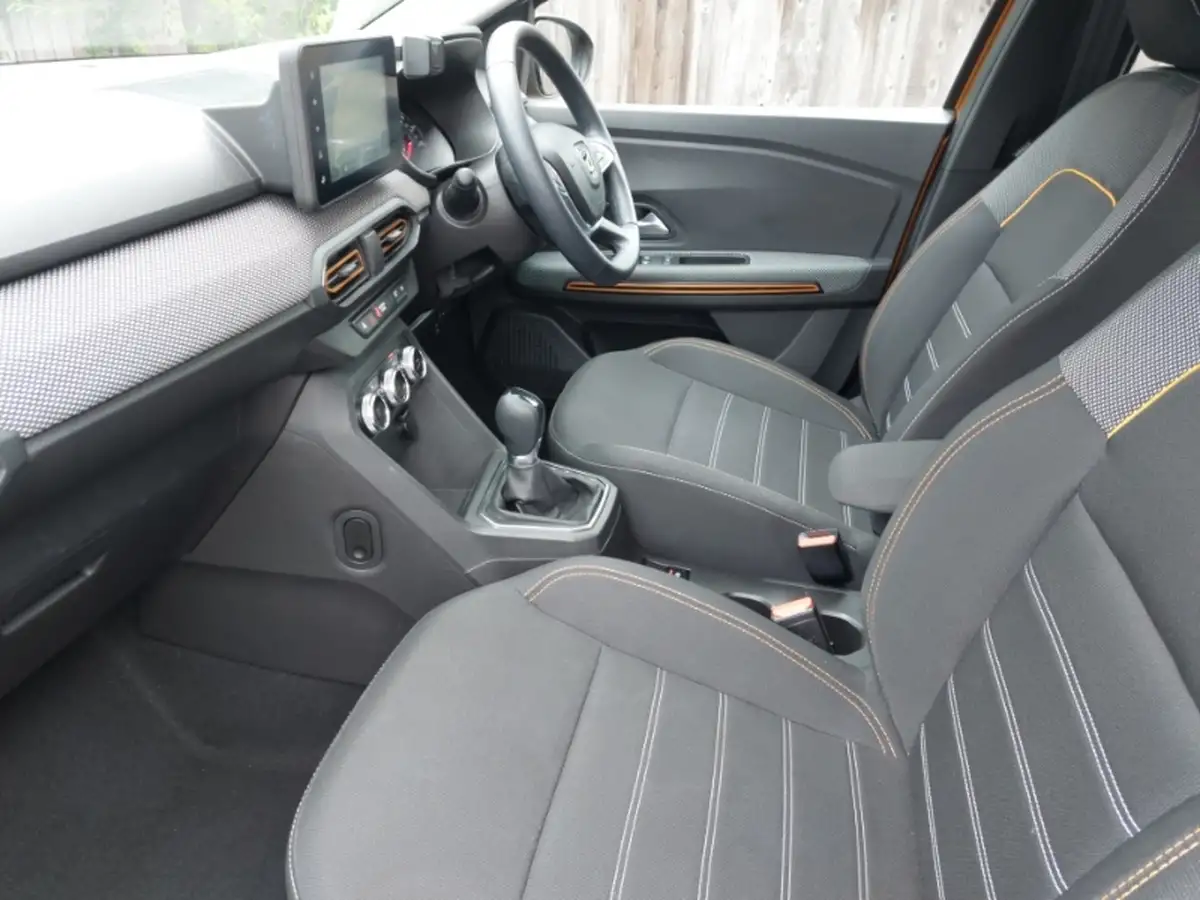 2023-jeep-avenger-e-1st-edition-big-4