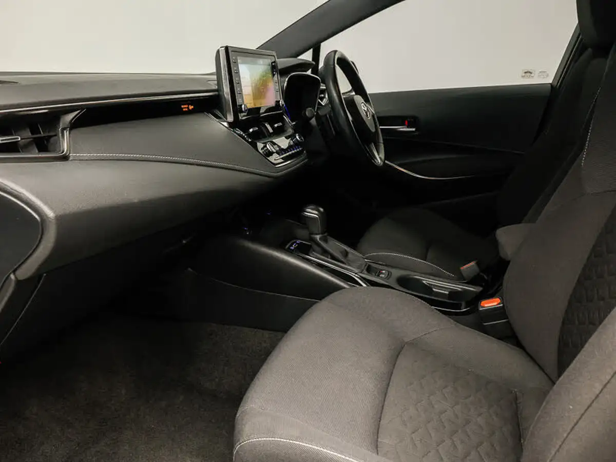 2020-toyota-corolla-20-vvt-i-design-spare-wheel-hatchback-big-4
