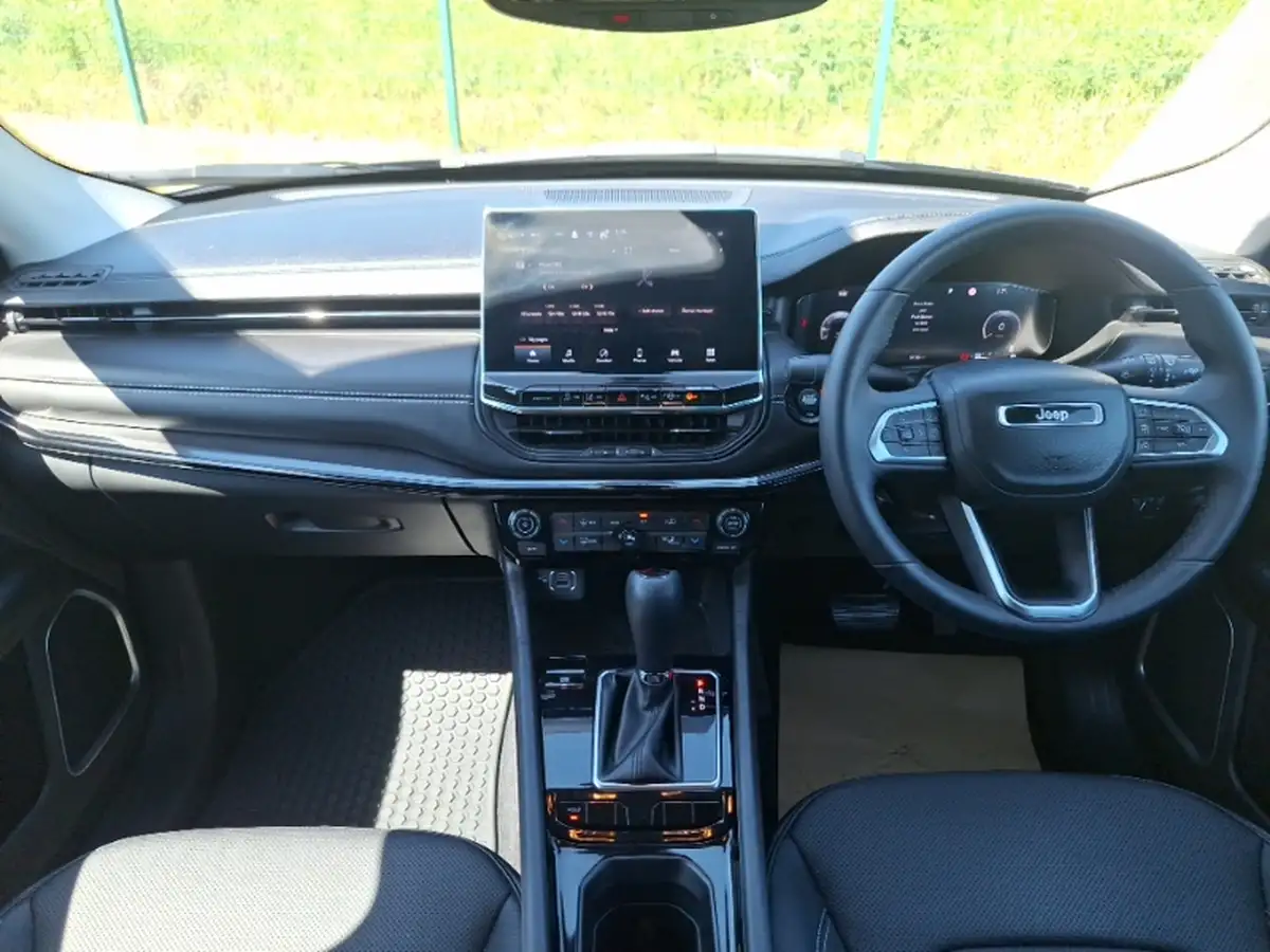 2025-jeep-wrangler-20-gme-sahara-big-2