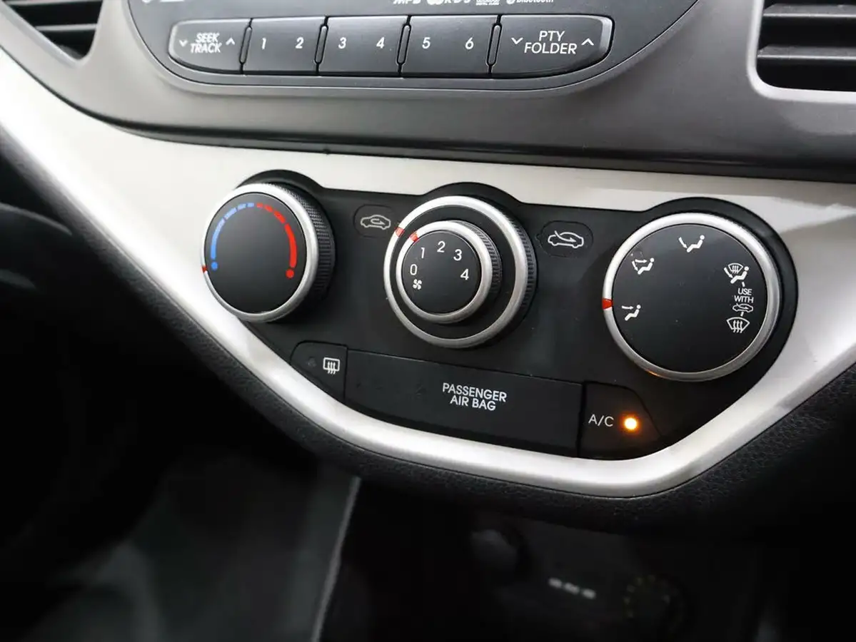 2013-kia-picanto-10-city-big-21