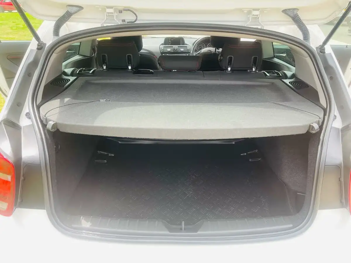 2013-bmw-1-series-16-116i-sport-ss-3d-big-48