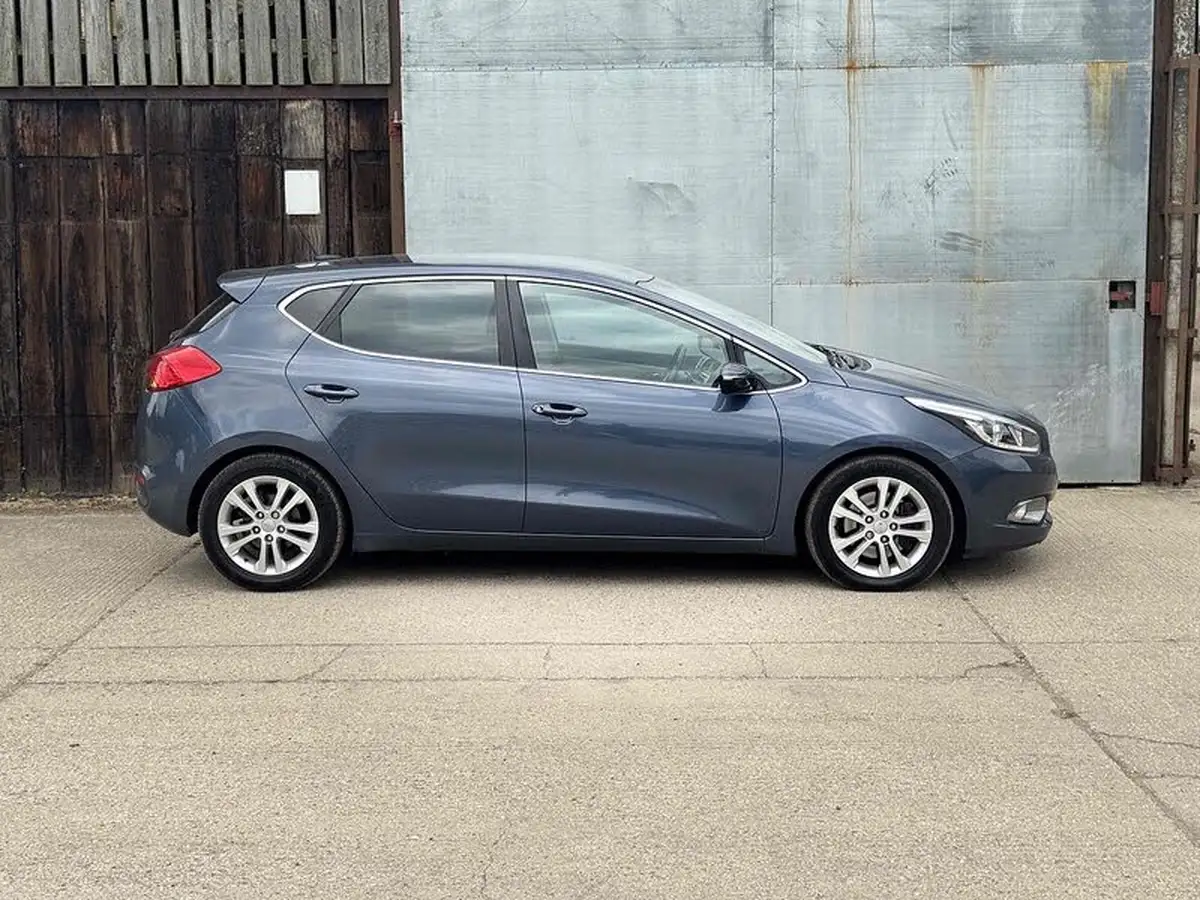 2014-kia-ceed-16crdi-3-isg-hatchback-big-5