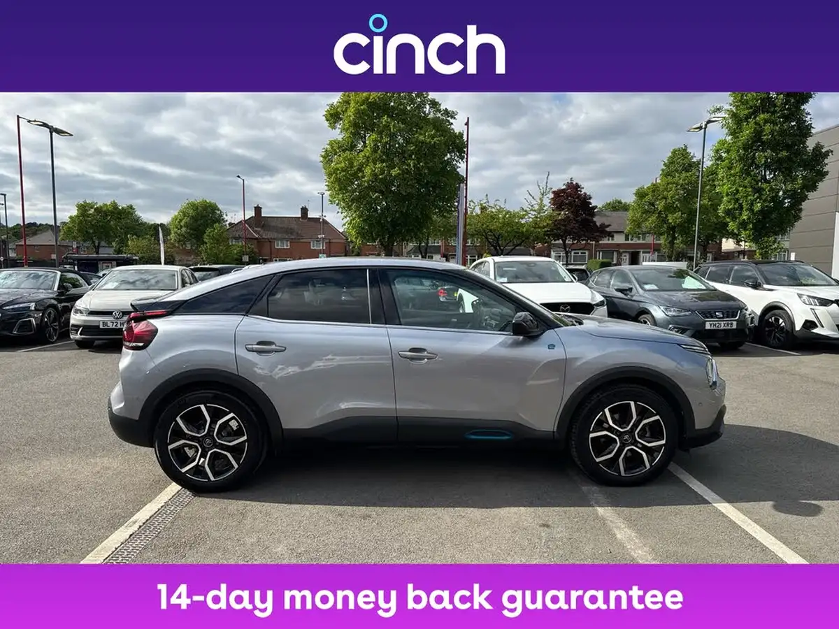 2022-citroen-c4-e-shine-big-10