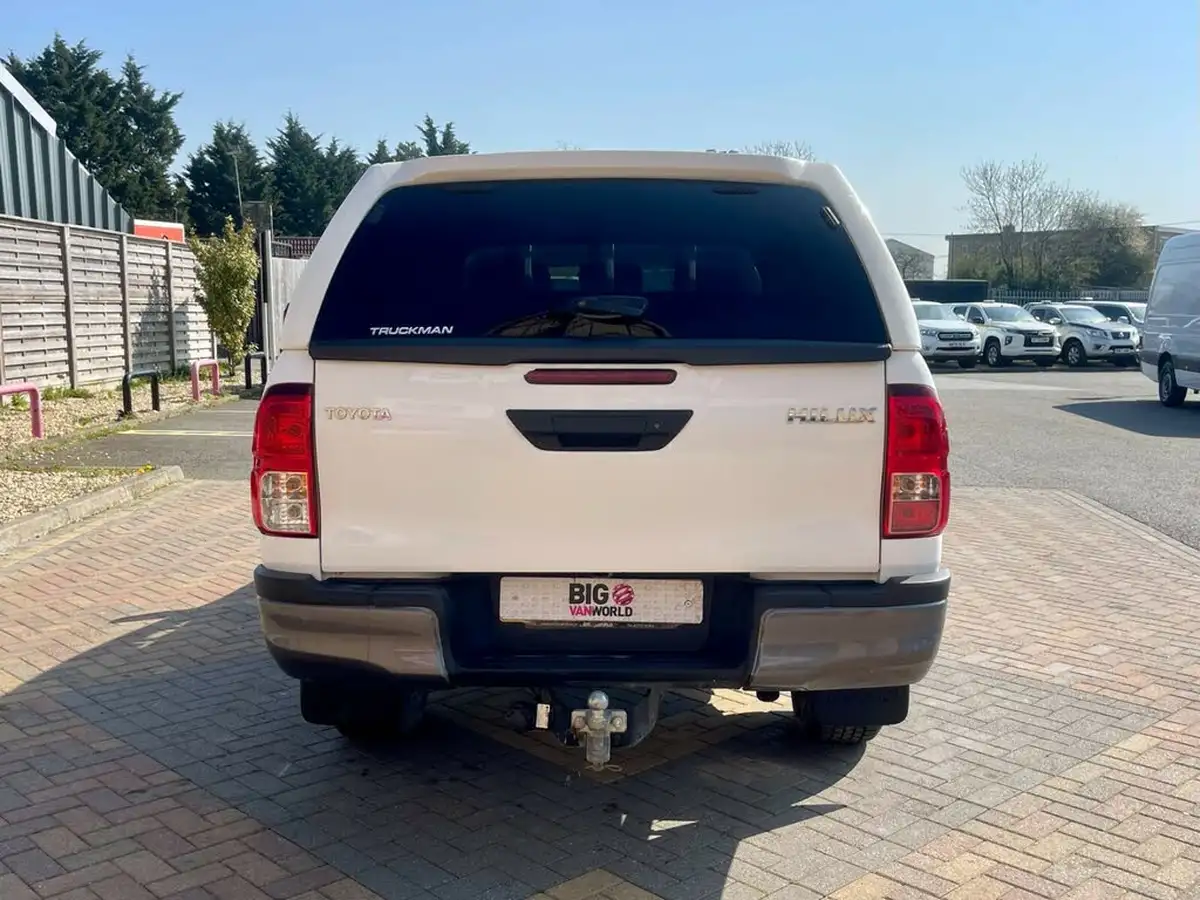 2021-toyota-hi-lux-24d-4d-active-150hpeu6dt-e-double-pick-up-big-6