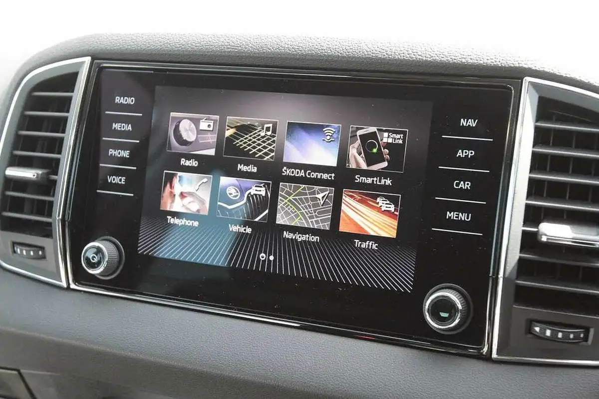 2018-skoda-karoq-15-tsi-se-l-ss-big-15