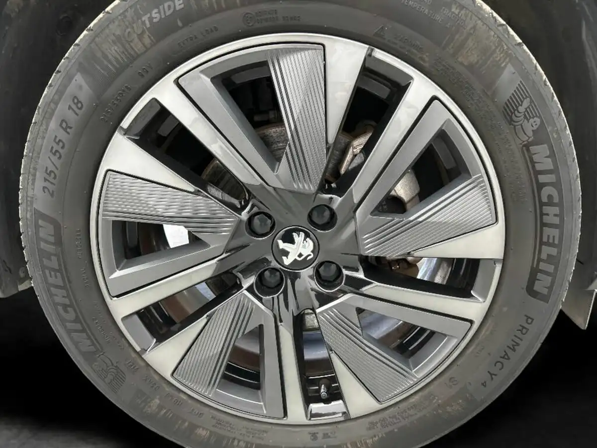 2022-peugeot-2008-suv-e-gt-premium-big-13
