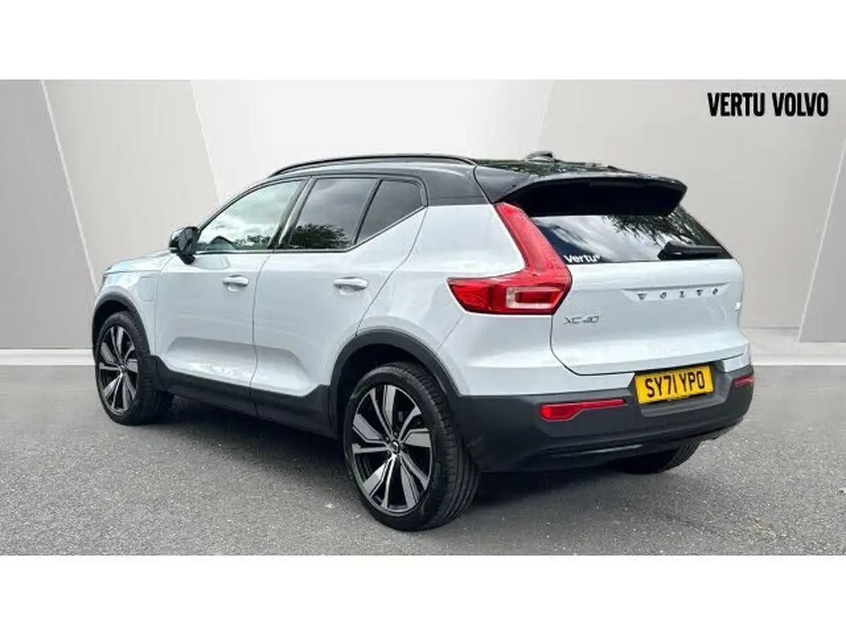 2022-volvo-xc40-15-t5-r-design-pro-big-1