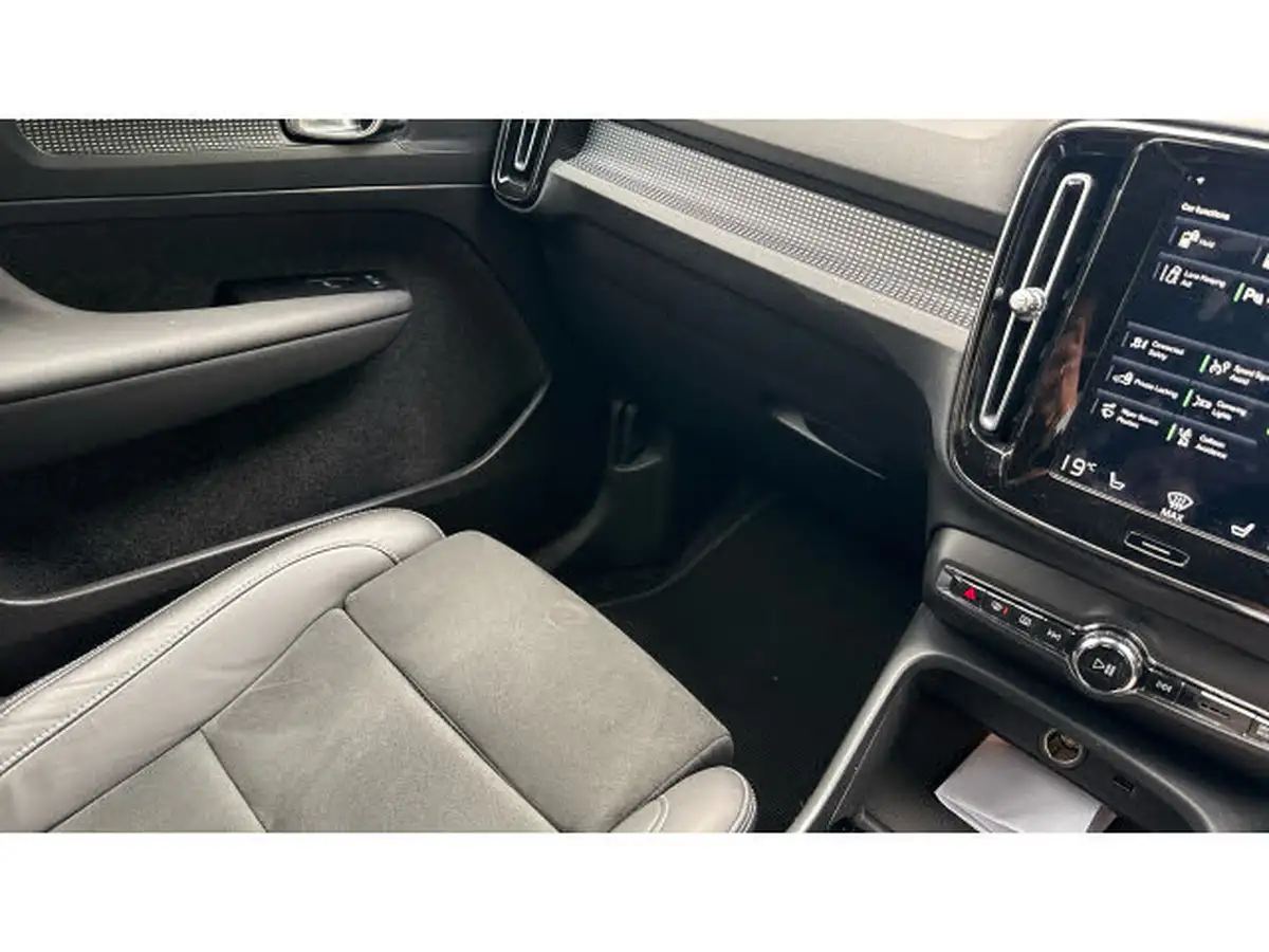 2022-volvo-xc40-15-t5-r-design-pro-big-25