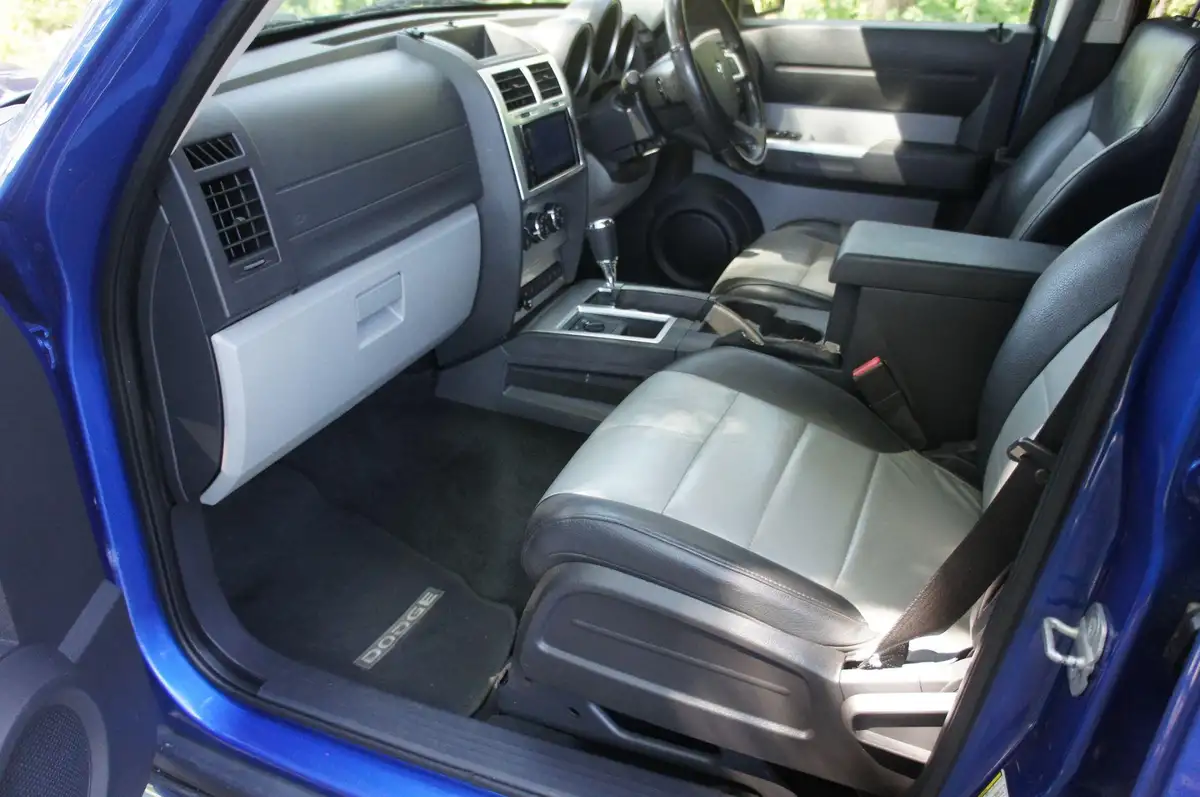 2008-dodge-nitro-28td-sxt-auto-big-9