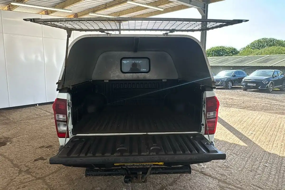 2016-isuzu-d-max-25td-utah-huntsman-big-11