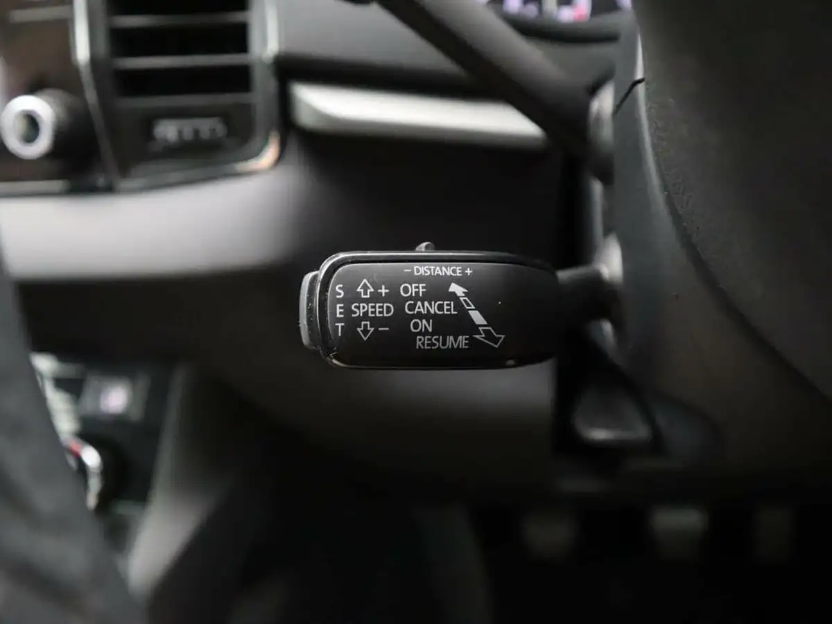 2019-skoda-karoq-10-tsi-se-technology-big-33