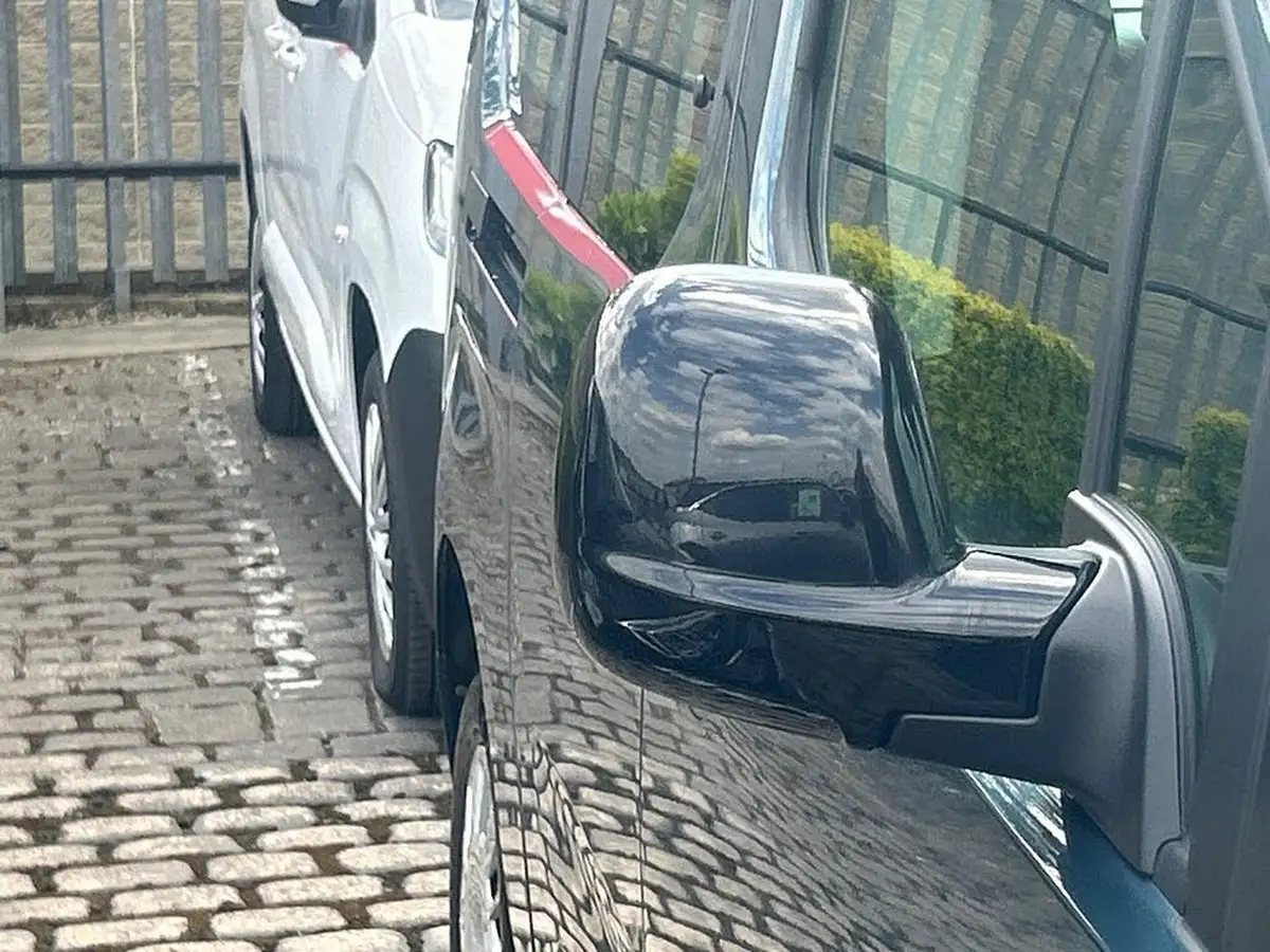2024-vauxhall-combo-life-e-design-xl-big-40