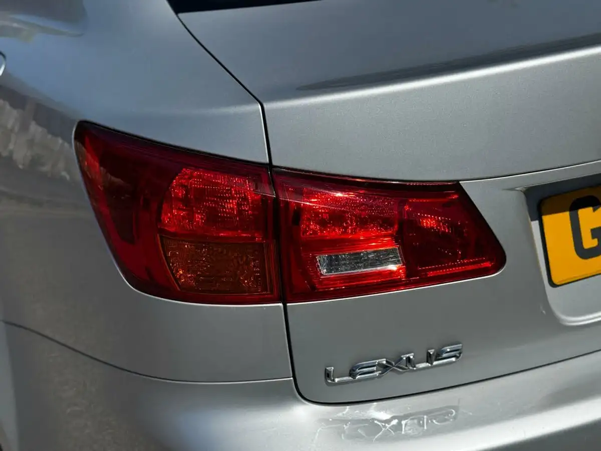 2007-lexus-is-250-25-se-auto-big-62