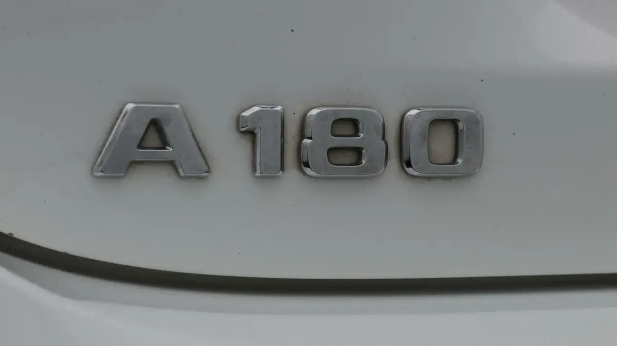 2020-mercedes-benz-a-class-13-a180-amg-line-executive-hatchback-5d-7g-dct-big-21