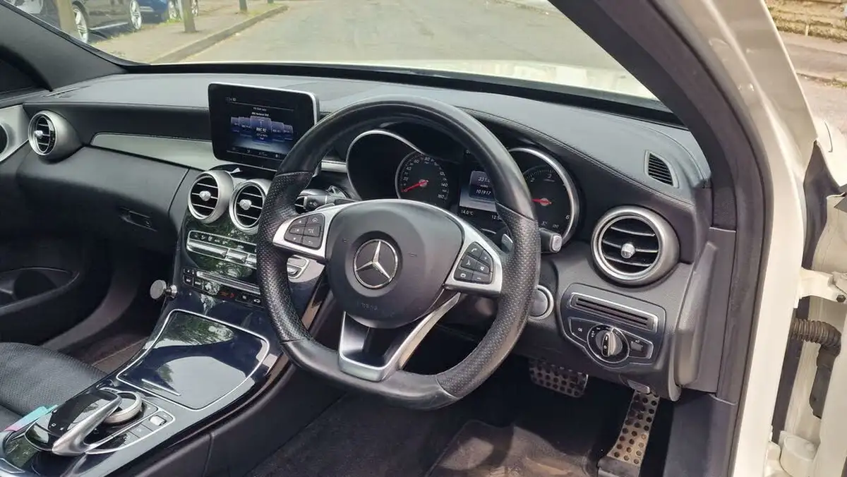 2014-mercedes-benz-c-class-21cdi-c220-amg-line-premiumss-saloon-4d-7g-tronic-plus-big-16
