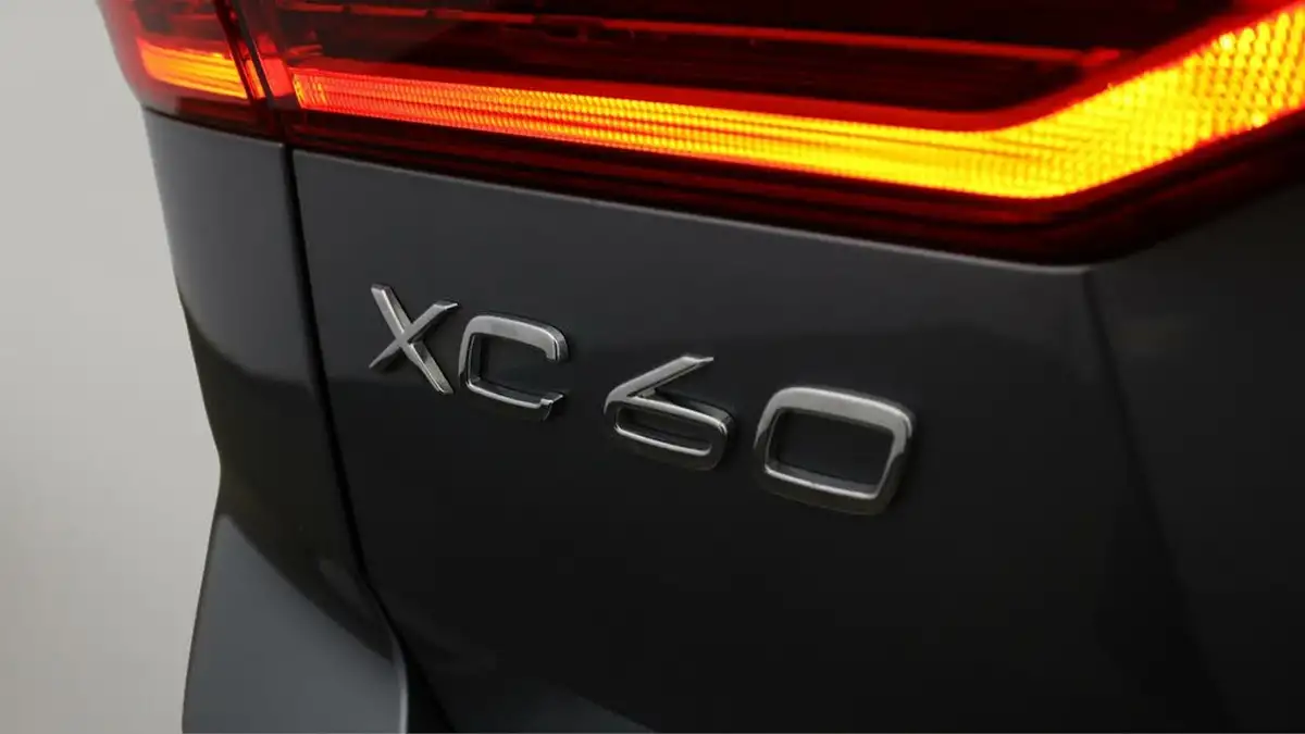 2019-volvo-xc60-20-t4-edition-big-20