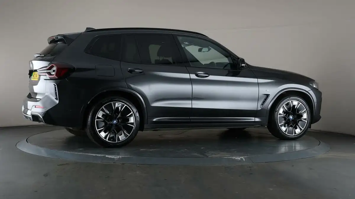 2022-bmw-ix3-e-m-sport-pro-big-63