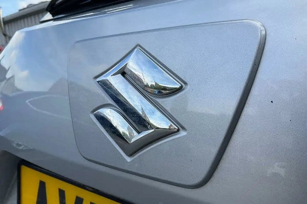2023-suzuki-swace-18-ultra-big-39