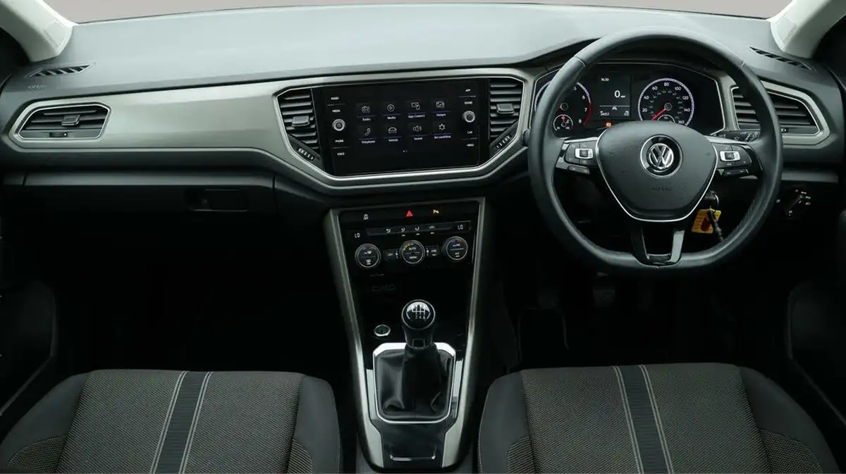 2020-volkswagen-t-roc-10-tsi-se-115ps-big-13