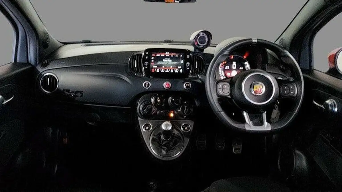 2021-abarth-595-14-tjet-f-big-5