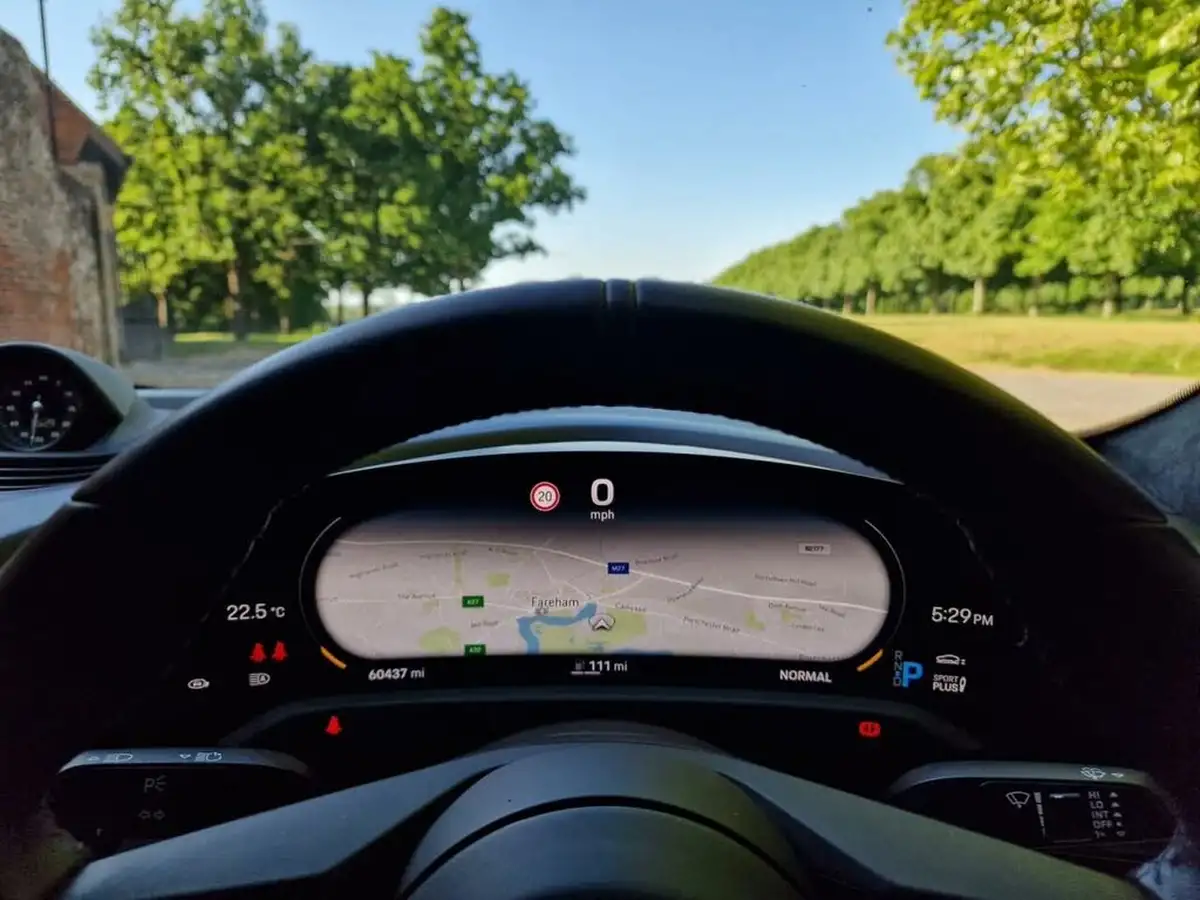 2020-porsche-taycan-e-turbo-big-10