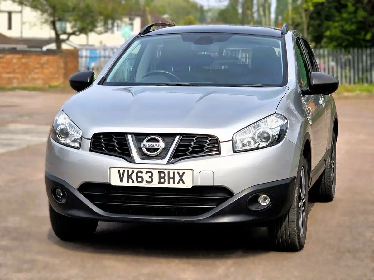 2013-nissan-qashqai-15td-360-big-9