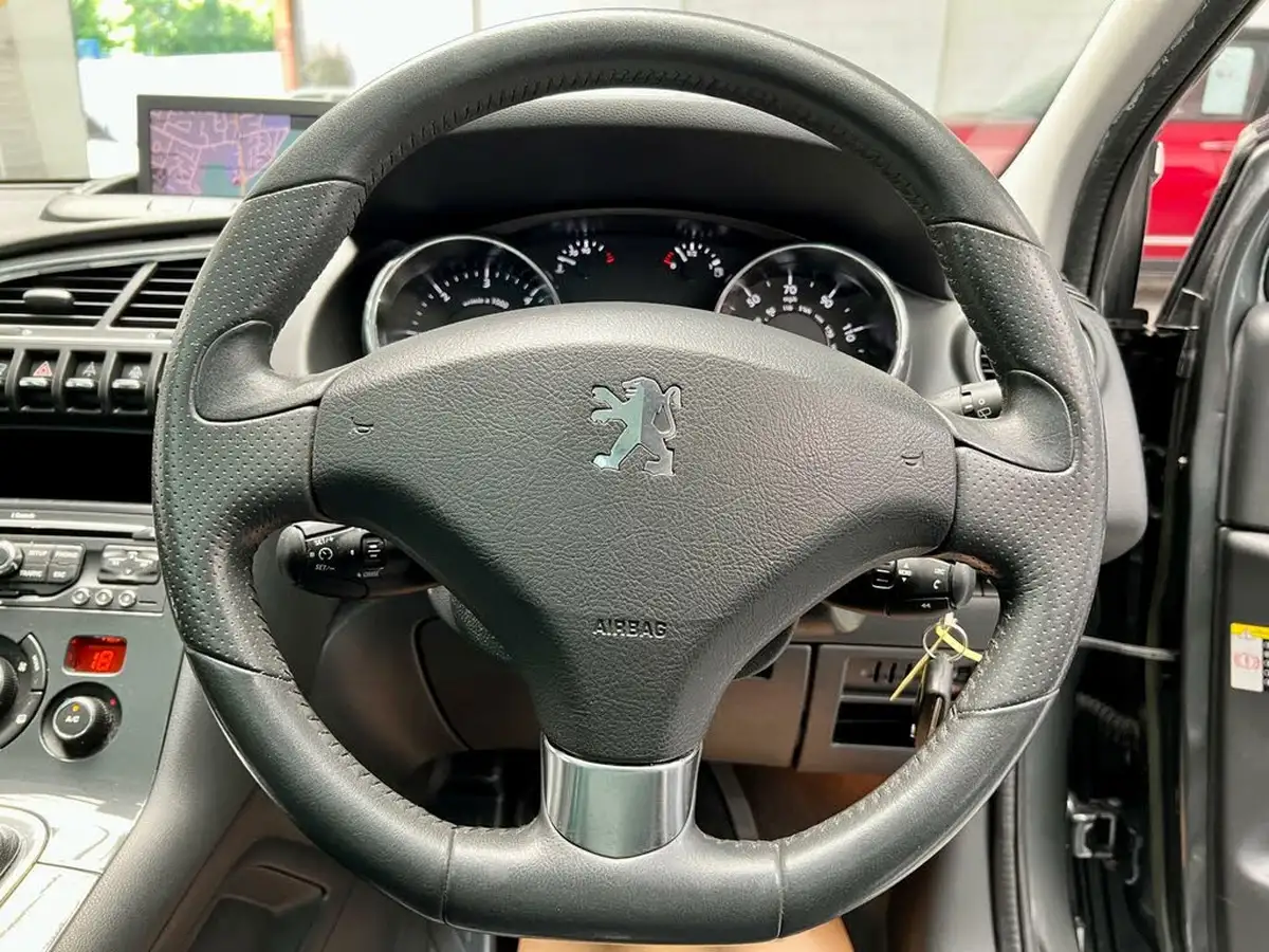 2012-peugeot-3008-crossover-16td-sportium-big-24