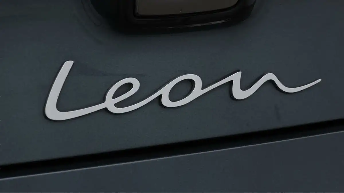 2022-seat-leon-big-22