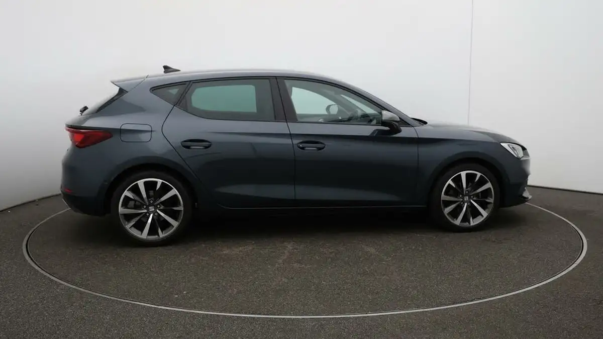 2022-seat-leon-big-50