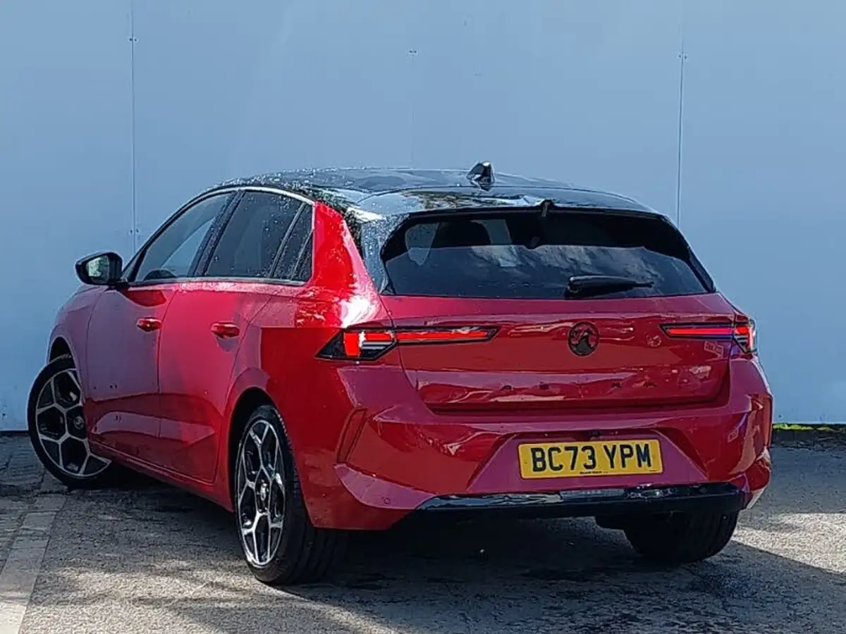 2024-vauxhall-astra-12-turbo-ultimate-130ps-hatchback-big-1