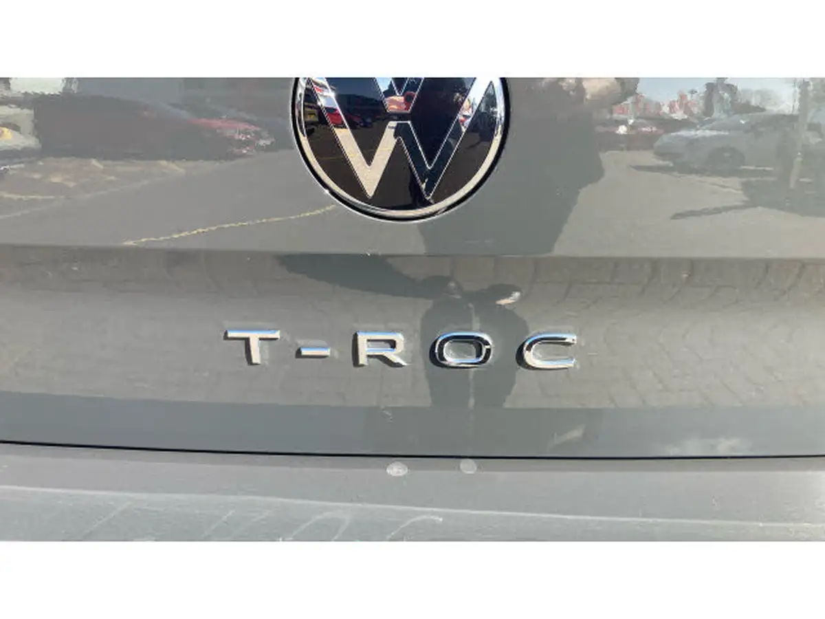 2021-volkswagen-t-roc-10-tsi-active-hatchback-5d-big-33