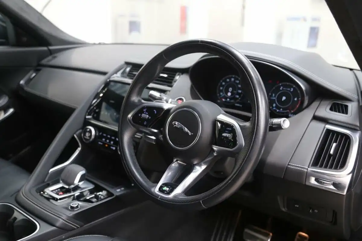 2021-jaguar-e-pace-20-d200-r-dynamic-se-big-3