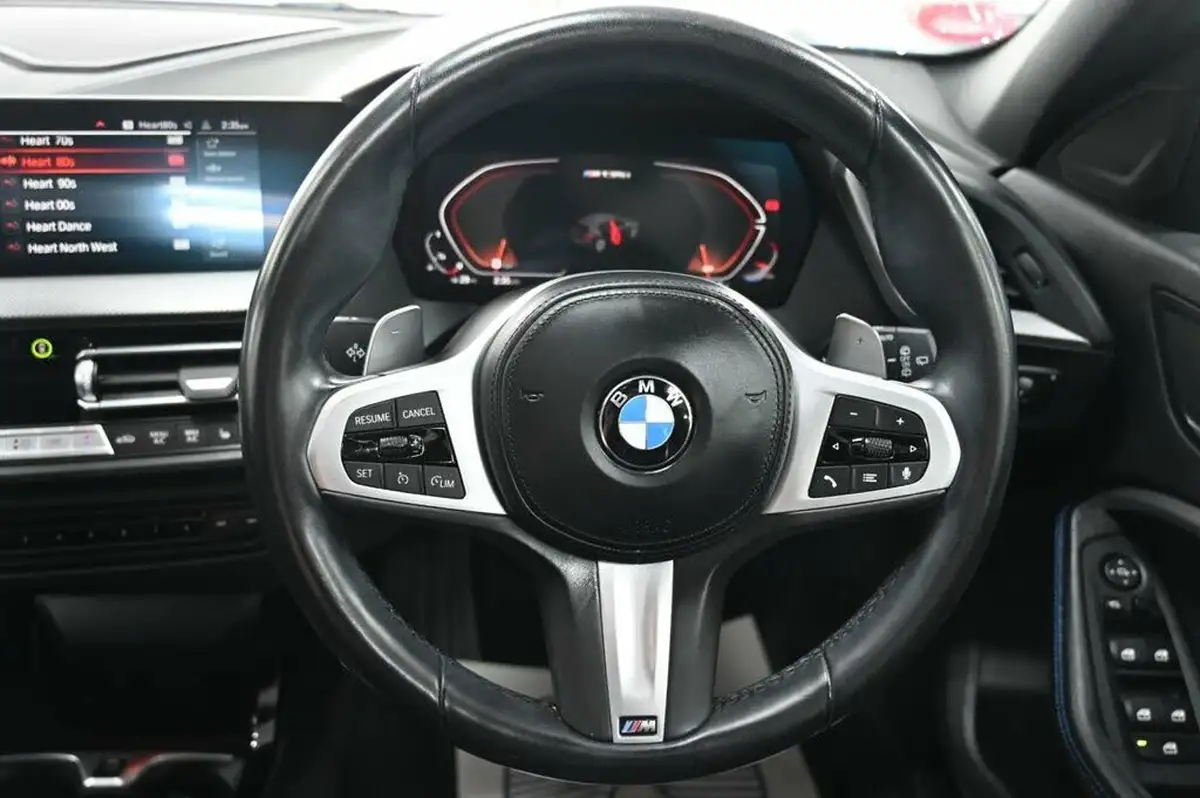 2022-bmw-1-series-20-m135i-xdrive-big-14