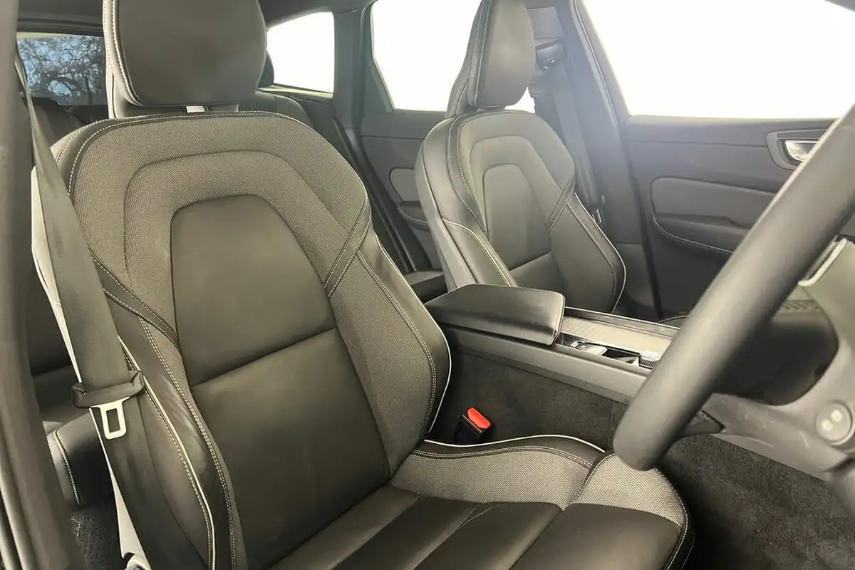2021-volvo-xc60-20td-b4-r-design-awd-big-28