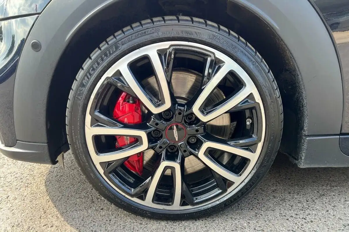 2021-mini-cooper-20-john-cooper-works-anniversary-edition-big-13