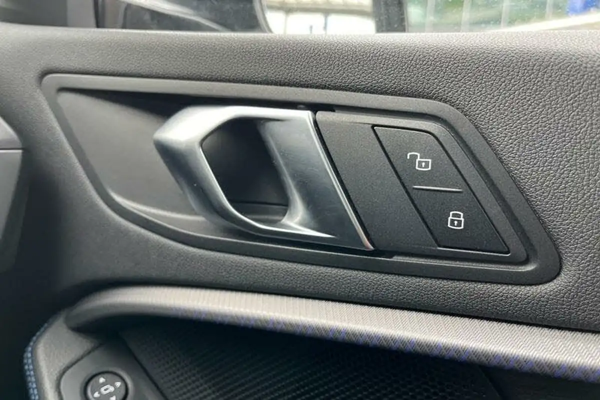 2023-bmw-1-series-15-118i-m-sport-lcp-dct-big-27