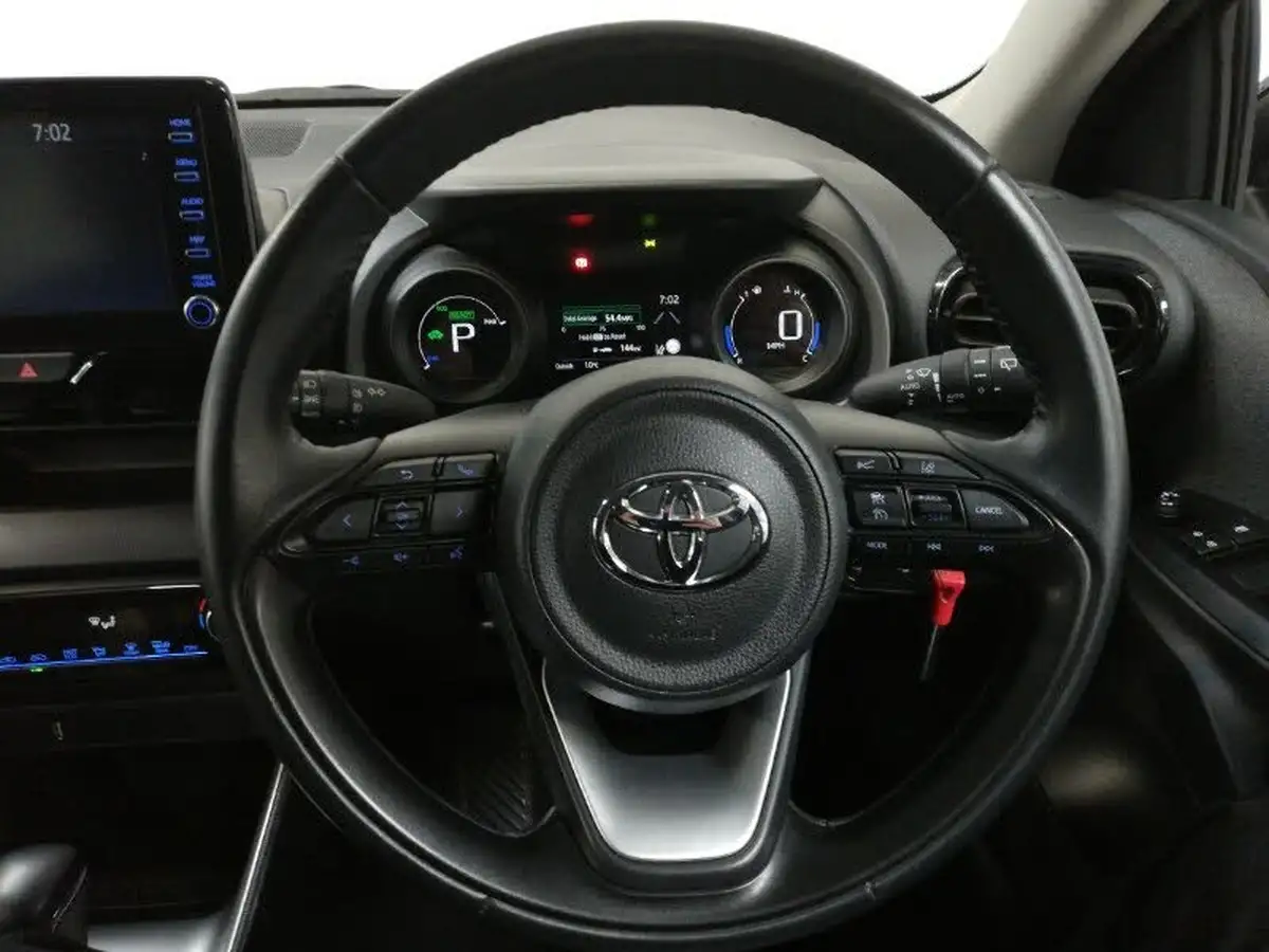 2021-toyota-yaris-15-vvt-i-design-big-10