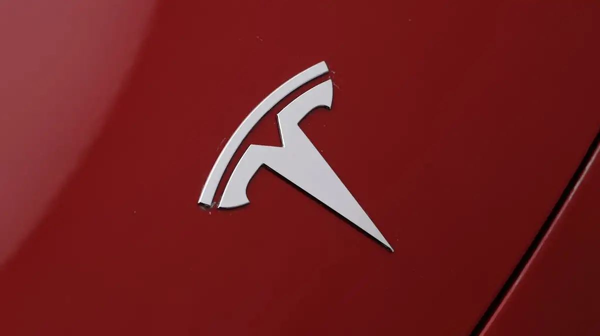 2019-tesla-model-3-e-4x4-performance-pack-big-23