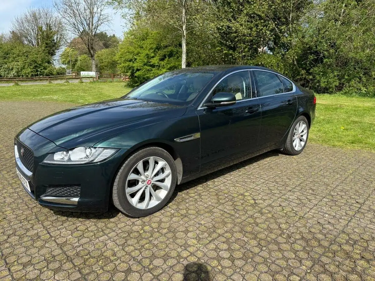 2016-jaguar-xf-20td-prestige-180ps-auto-big-2