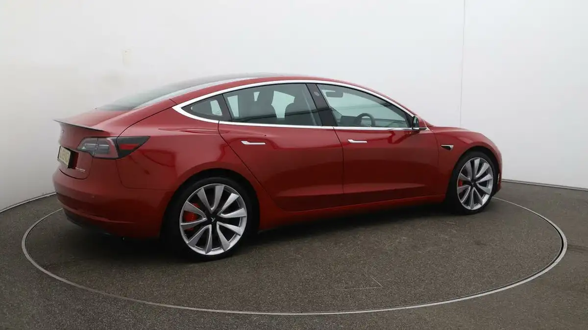 2019-tesla-model-3-e-4x4-performance-pack-big-51