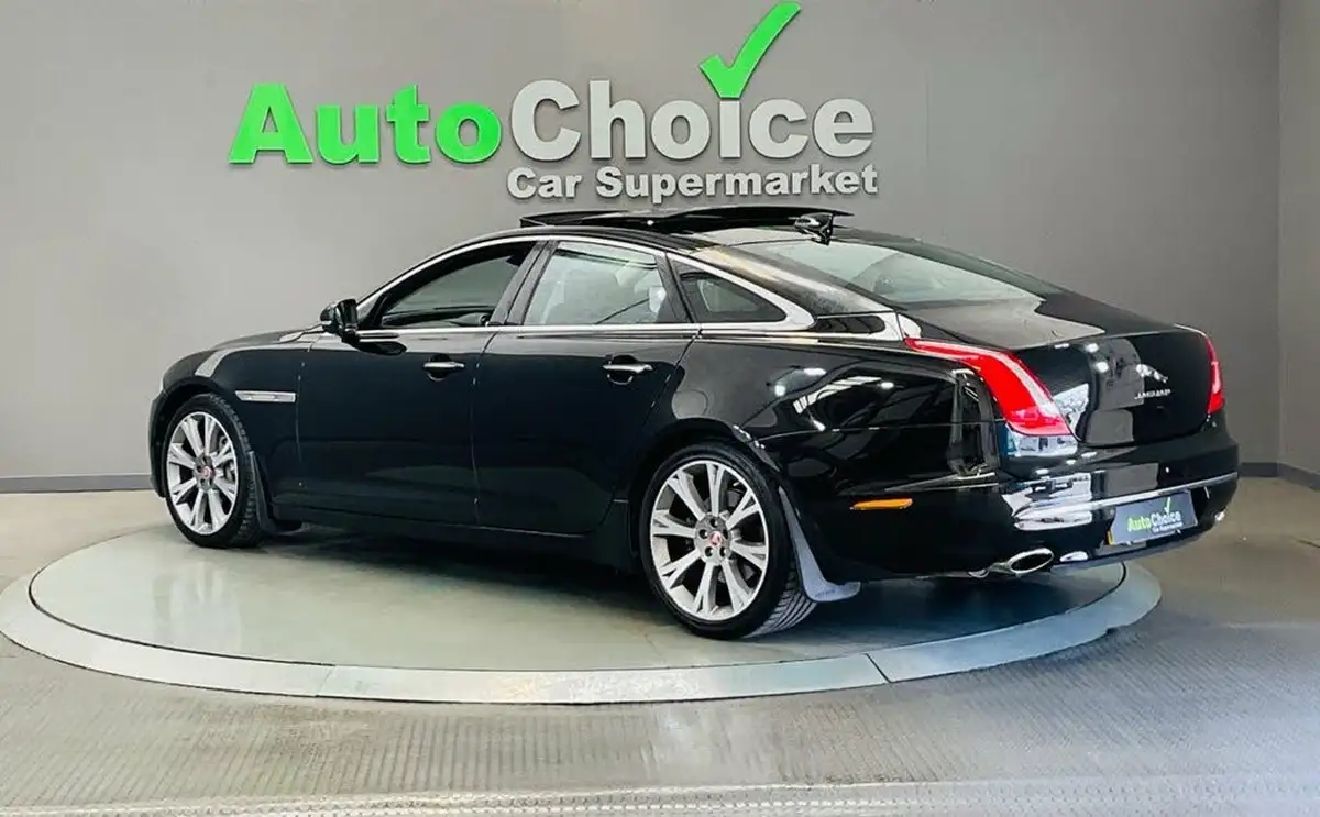2017-jaguar-xj-series-30td-xj-portfolio-lwb-big-12