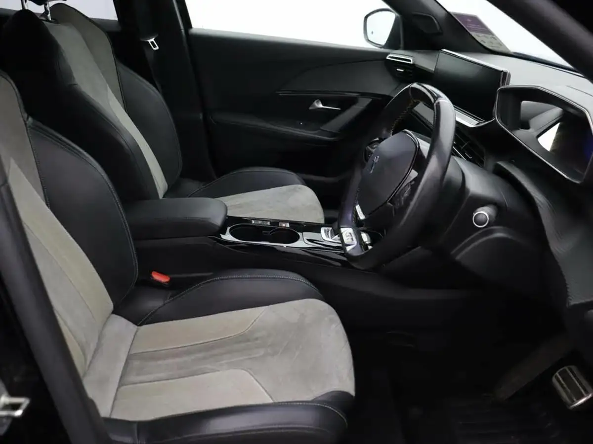 2021-peugeot-2008-suv-e-gt-premium-50kwh-big-20