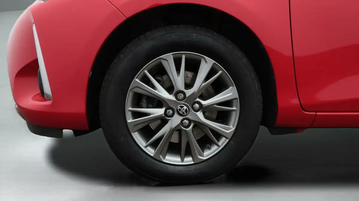 2018-toyota-yaris-15-vvt-i-icon-111bhp-1497cc-big-18