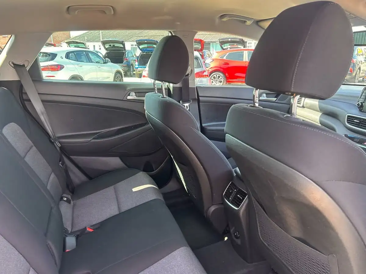 2018-hyundai-tucson-16-gdi-se-nav-big-25
