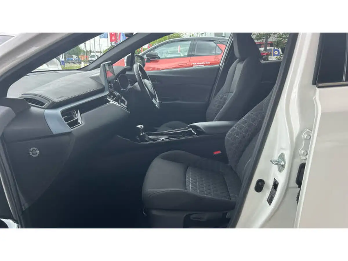 2020-toyota-c-hr-18-vvt-i-design-big-9